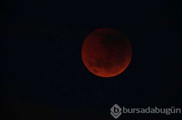 Yüzyılın en uzun Kanlı Ay Tutulması'nı uzaydan fotoğrafladı