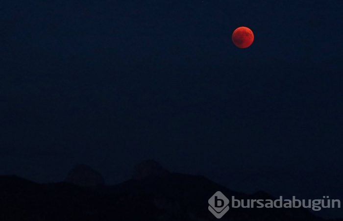 Yüzyılın en uzun Kanlı Ay Tutulması'nı uzaydan fotoğrafladı