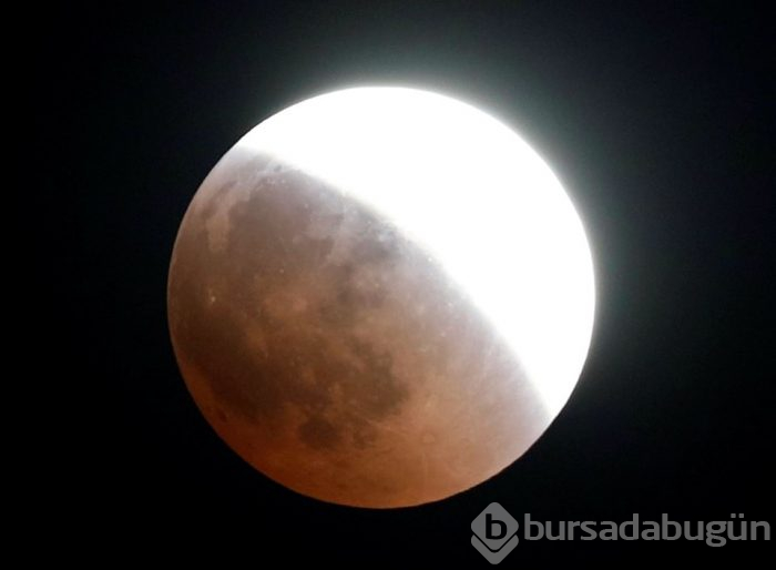 Yüzyılın en uzun Kanlı Ay Tutulması'nı uzaydan fotoğrafladı