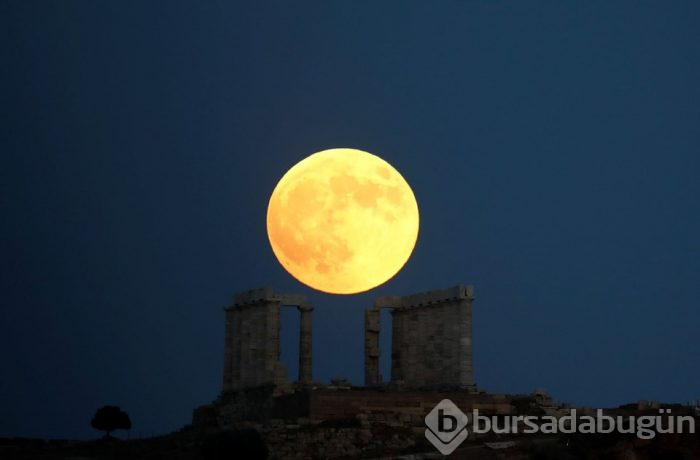 Yüzyılın en uzun Kanlı Ay Tutulması'nı uzaydan fotoğrafladı