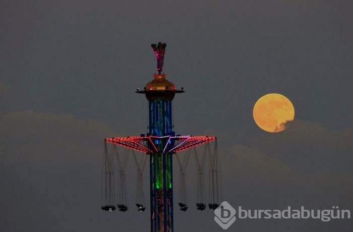Yüzyılın en uzun Kanlı Ay Tutulması'nı uzaydan fotoğrafladı