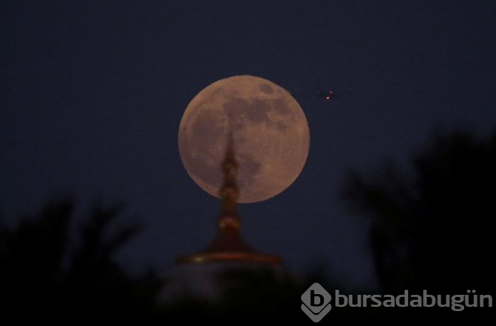 Yüzyılın en uzun Kanlı Ay Tutulması'nı uzaydan fotoğrafladı
