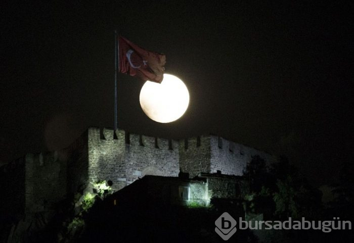 Yüzyılın en uzun Kanlı Ay Tutulması'nı uzaydan fotoğrafladı