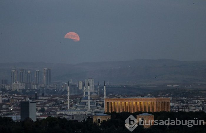 Yüzyılın en uzun Kanlı Ay Tutulması'nı uzaydan fotoğrafladı
