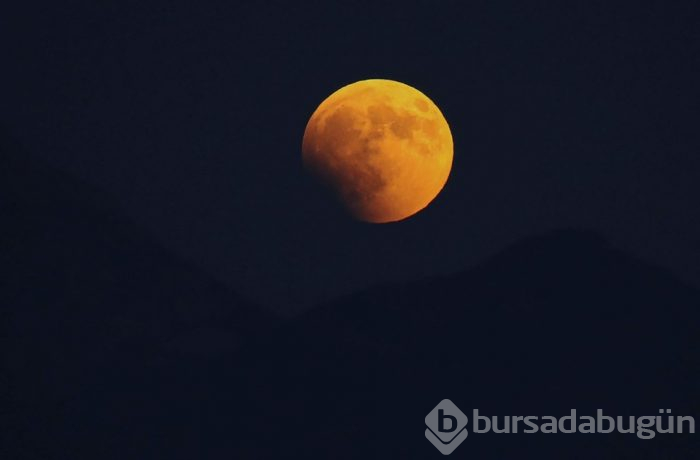 Yüzyılın en uzun Kanlı Ay Tutulması'nı uzaydan fotoğrafladı