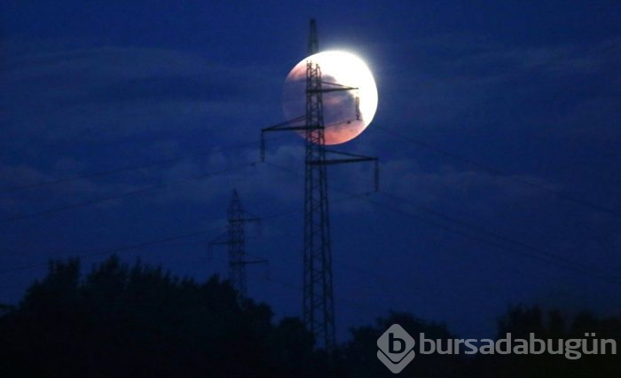 Yüzyılın en uzun Kanlı Ay Tutulması'nı uzaydan fotoğrafladı