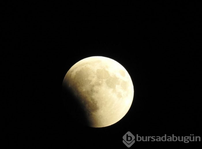Yüzyılın en uzun Kanlı Ay Tutulması'nı uzaydan fotoğrafladı