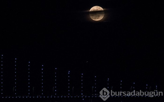Yüzyılın en uzun Kanlı Ay Tutulması'nı uzaydan fotoğrafladı