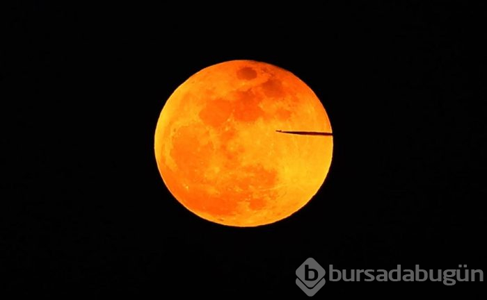 Yüzyılın en uzun Kanlı Ay Tutulması'nı uzaydan fotoğrafladı