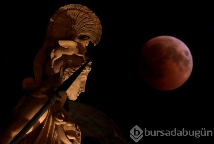 Yüzyılın en uzun Kanlı Ay Tutulması'nı uzaydan fotoğrafladı