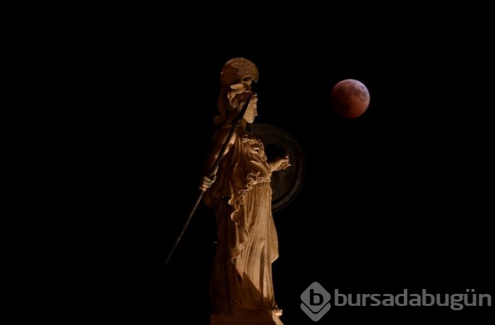 Yüzyılın en uzun Kanlı Ay Tutulması'nı uzaydan fotoğrafladı