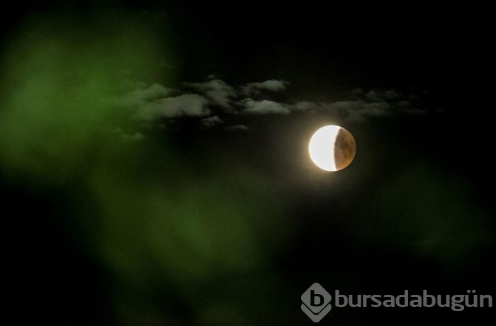 Yüzyılın en uzun Kanlı Ay Tutulması'nı uzaydan fotoğrafladı