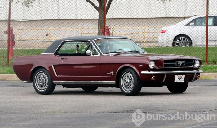 10 milyonuncu Ford Mustang banttan indi