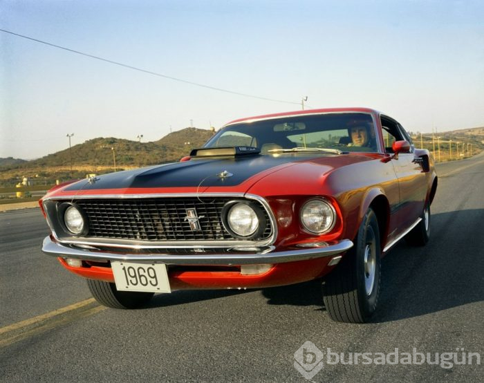10 milyonuncu Ford Mustang banttan indi
