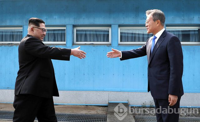 Kim sınırı geçti, iki kore lideri