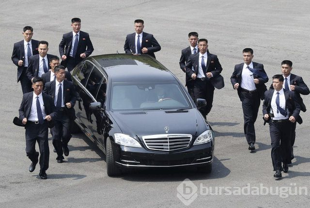 Kim sınırı geçti, iki kore lideri