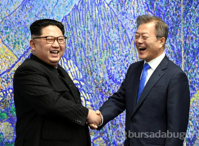 Kim sınırı geçti, iki kore lideri