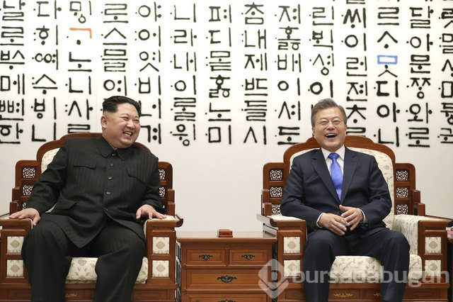 Kim sınırı geçti, iki kore lideri
