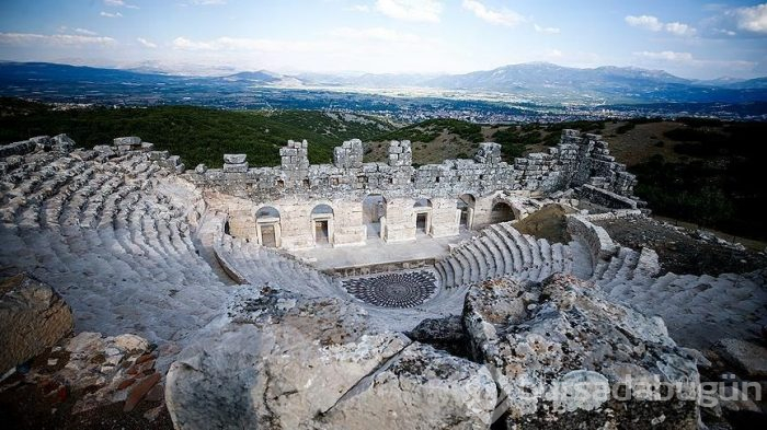 Burdur'da iki bin yıllık 'Medusa' ziyaretçilerini bekliyor