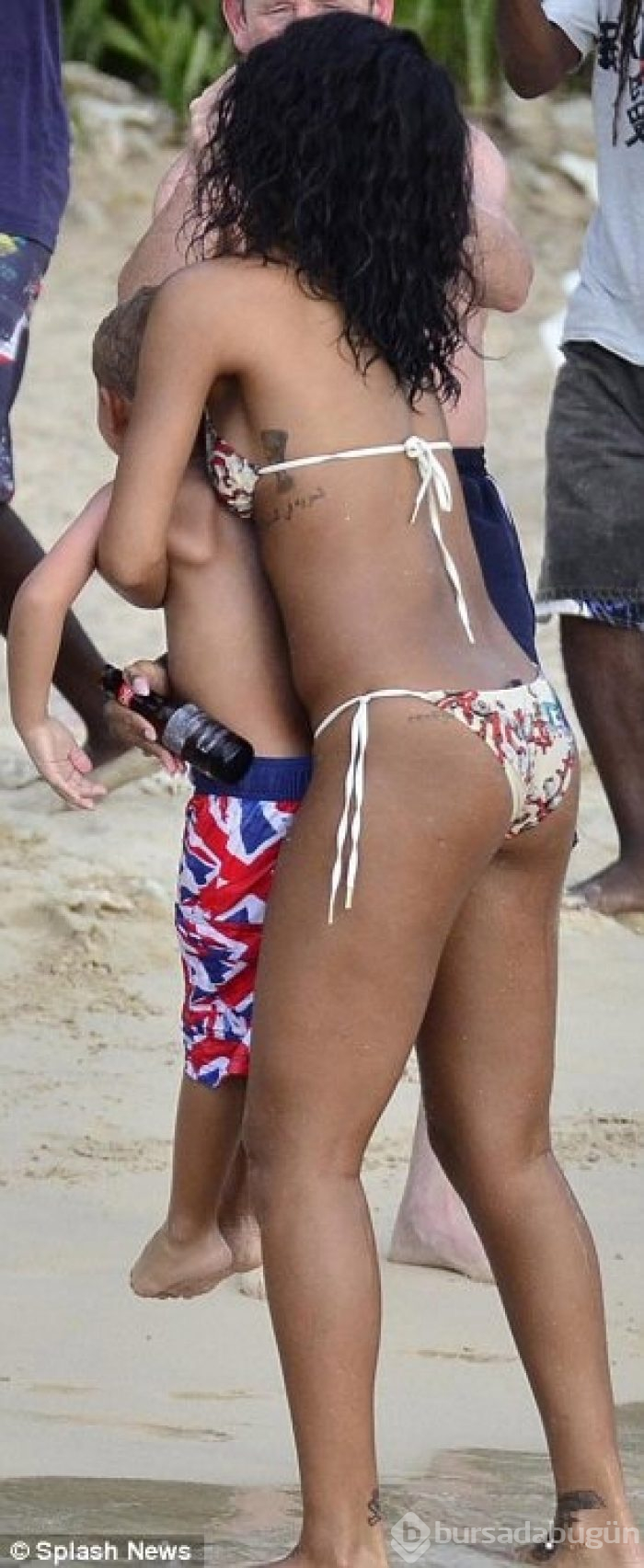 Rihanna'dan olay paylaşımlar