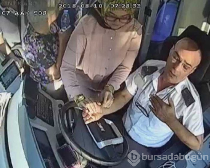 Seyir halinde kalp krizi geçirdi yolcuları indirdi!