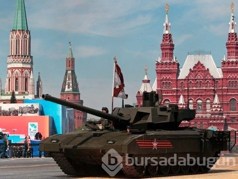 Rusya, yeni bombardıman uçağını tanıttı