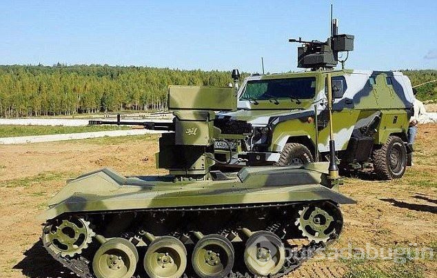 Rusya, yeni bombardıman uçağını tanıttı