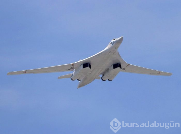 Rusya, yeni bombardıman uçağını tanıttı