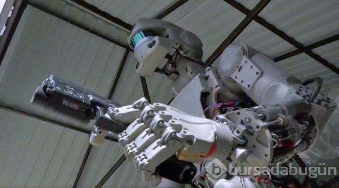 Rusya, yeni bombardıman uçağını tanıttı