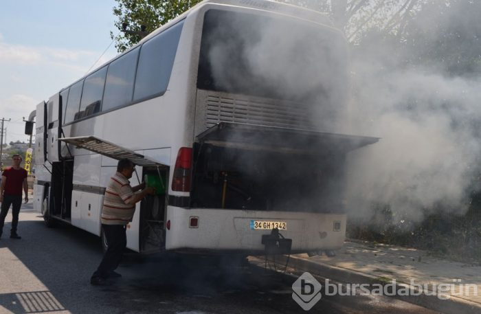 Seyir halindeki otobüste yangın
