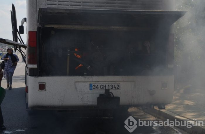 Seyir halindeki otobüste yangın
