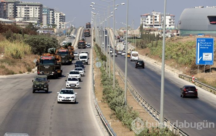 Suriye sınırına askeri sevkiyat ulaştı