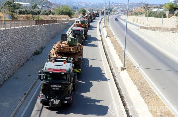 Suriye sınırına askeri sevkiyat ulaştı