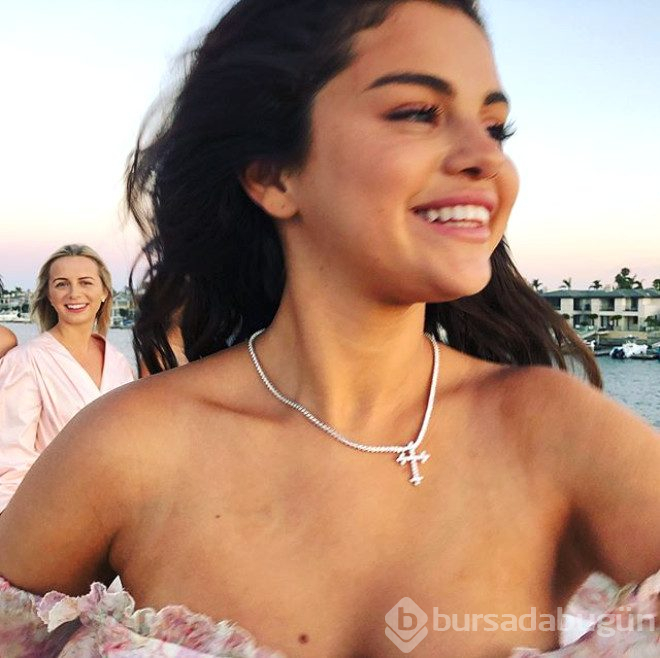 Selena Gomez paylaşımları ile yürek hoplattı!