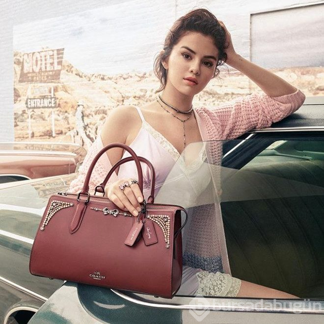 Selena Gomez paylaşımları ile yürek hoplattı!
