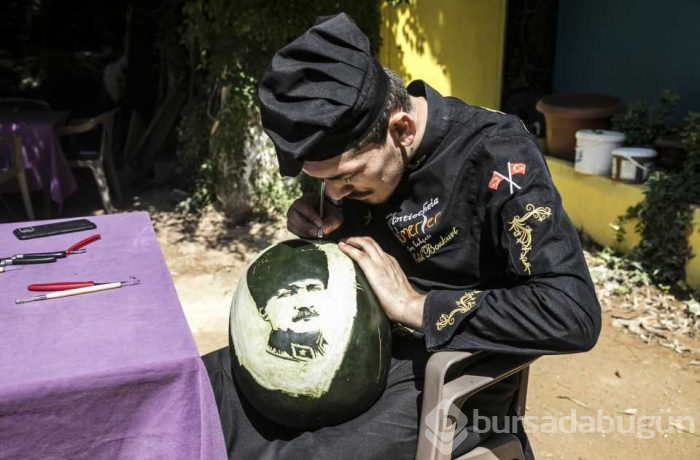 Dünyaca ünlü simaları karpuza işledi