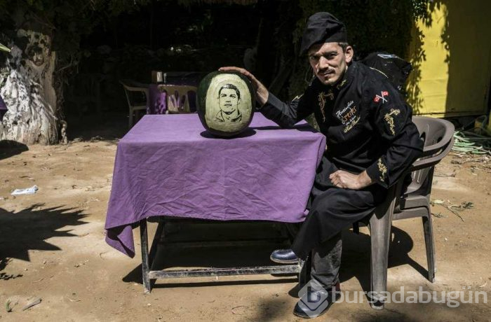 Dünyaca ünlü simaları karpuza işledi