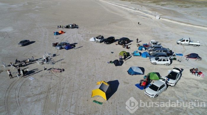 Flamingo cenneti Tuz Gölü'ne turist akını