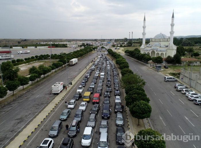 Kapıkule'den bir ayda 96 bin araç çıktı
