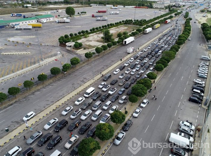 Kapıkule'den bir ayda 96 bin araç çıktı