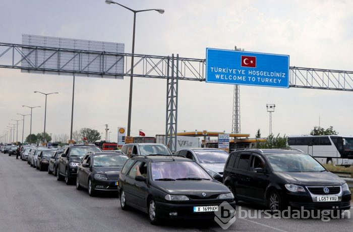 Kapıkule'den bir ayda 96 bin araç çıktı