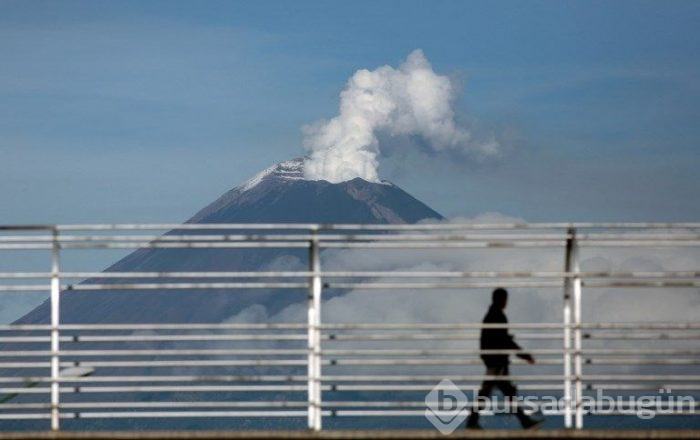 Meksika'da Popocatepetl Yanardağı patladı