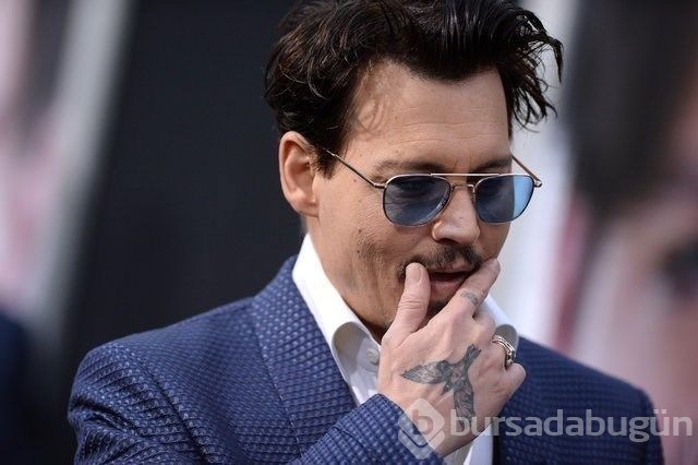 Johnny Depp eski avukatına karşı zafer kazandı