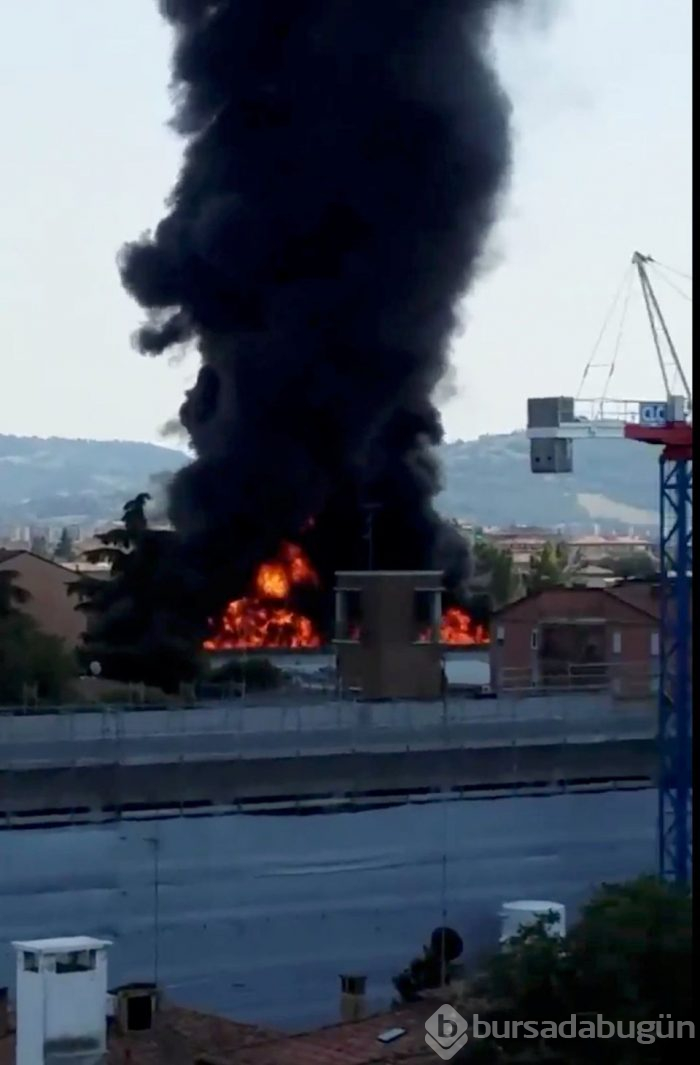 İtalya'da otoyolda tanker patladı: 2 ölü, 70 yaralı
