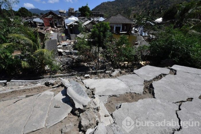 Endonezya'daki depremde ölü sayısı artıyor: En az 140 ölü