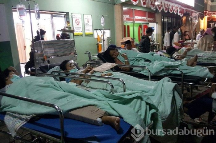 Endonezya'daki depremde ölü sayısı artıyor: En az 140 ölü