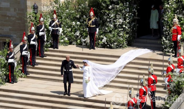 Meghan Markle'ın gelinliği görücüye çıkıyor
