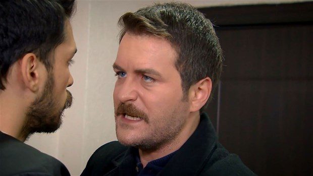 Ünlü oyuncu Arda Öziri motosiklet kazasında hayatını kaybetti