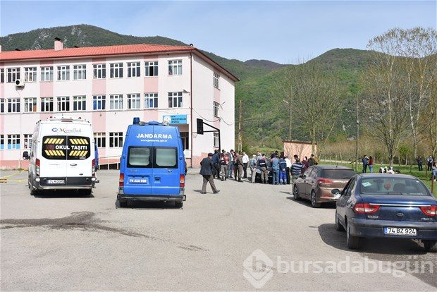 Okul bahçesinde feci şekilde can verdi!
