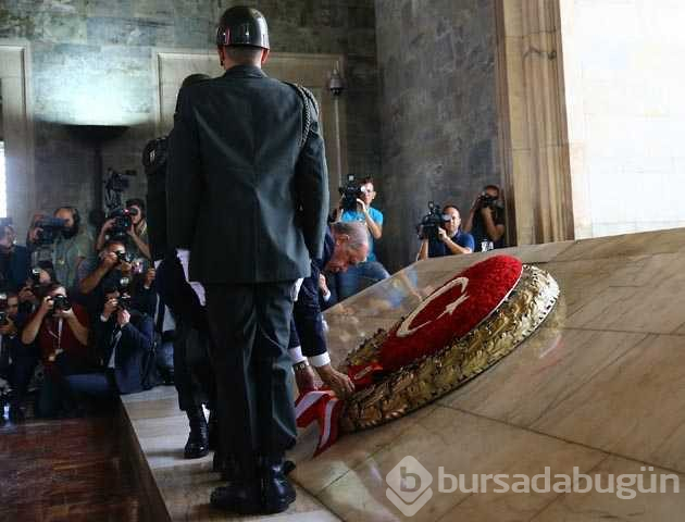 Büyük Zaferin 96'ncı yılı kutlamaları kapsamında ilk tören Anıtkabir'de düzenlendi